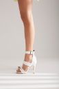 Florina Üç Bantlı İnce Topuk 10 Cm Beyaz Mat Topuklu Ayakkabı