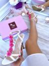 Bellamey Pembe Çiçek Detaylı İnce Topuk 10 Cm Beyaz Topuklu Ayakkabı