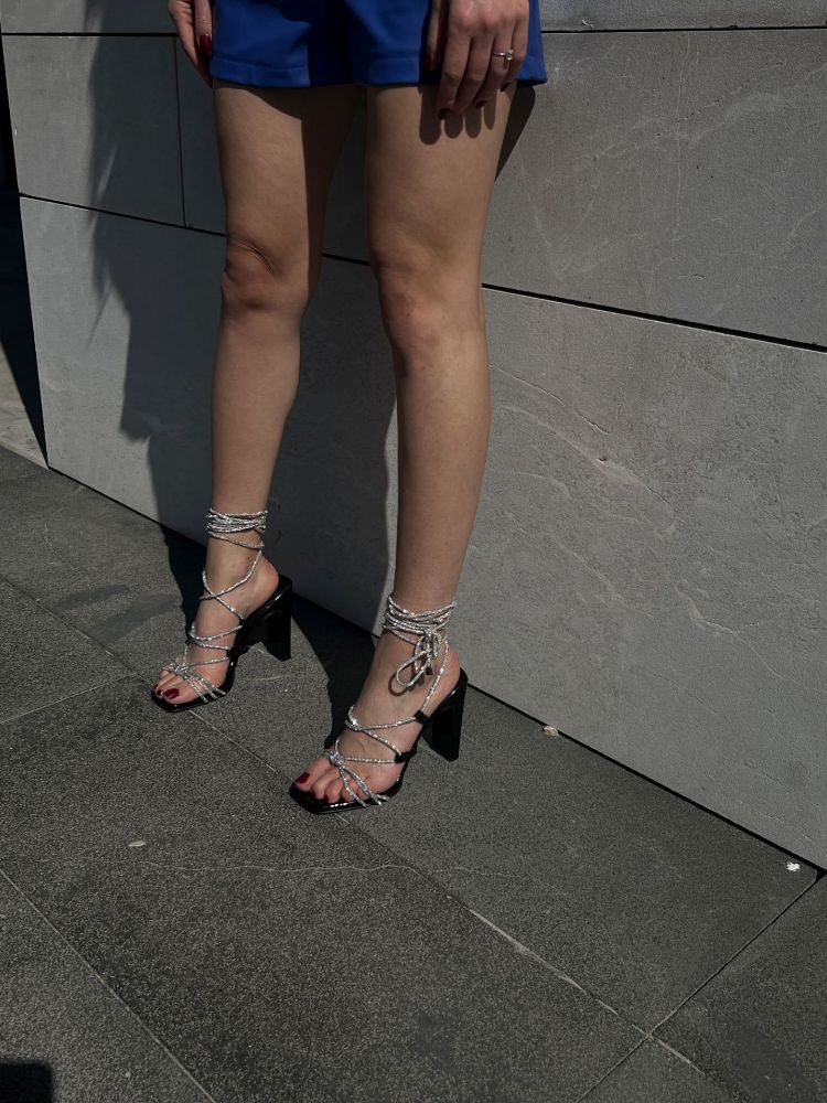 Picture of Evie Bilekten Bağcıklı Taş Detaylı Kalın Topuk 11 Cm Siyah Rugan Topuklu Ayakkabı