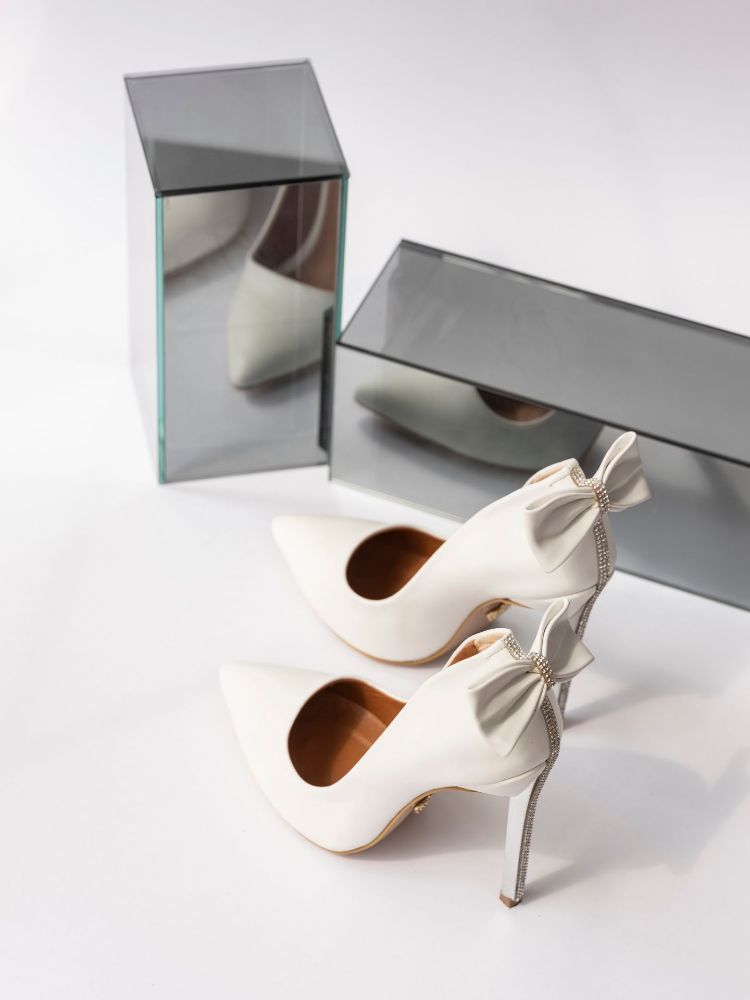 Linnie Fiyonk Detaylı İnce Topuk 10 Cm Beyaz Mat Stiletto resmi