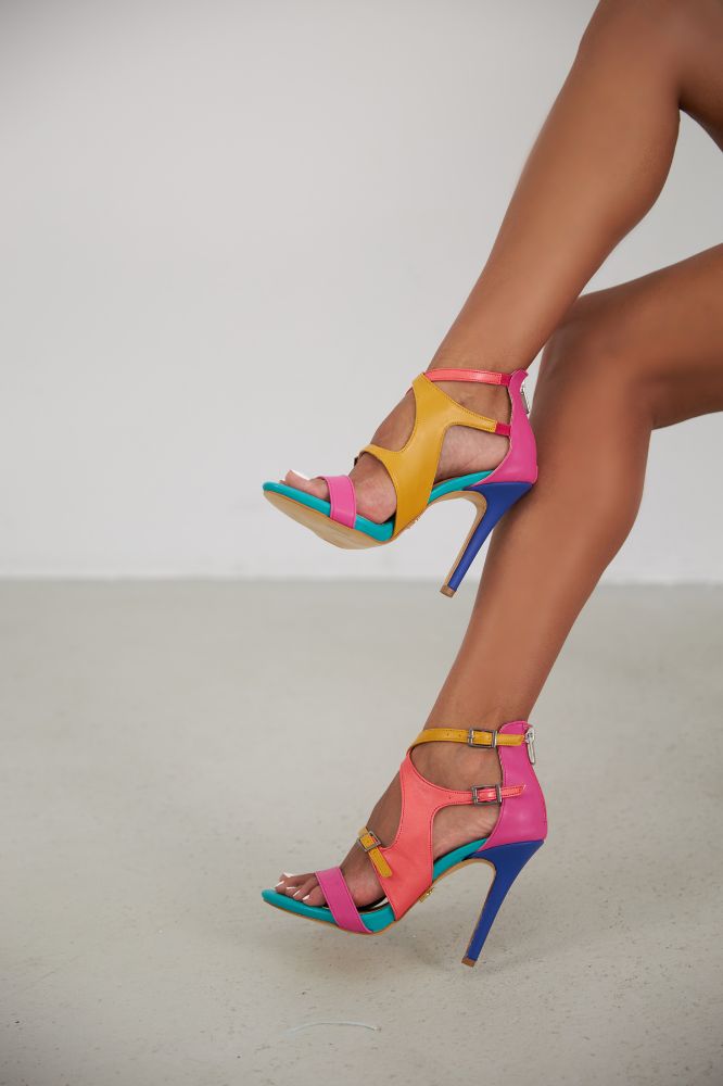 Naola Toka Detaylı İnce Topuk 10 Cm Renkli Topuklu Ayakkabı resmi