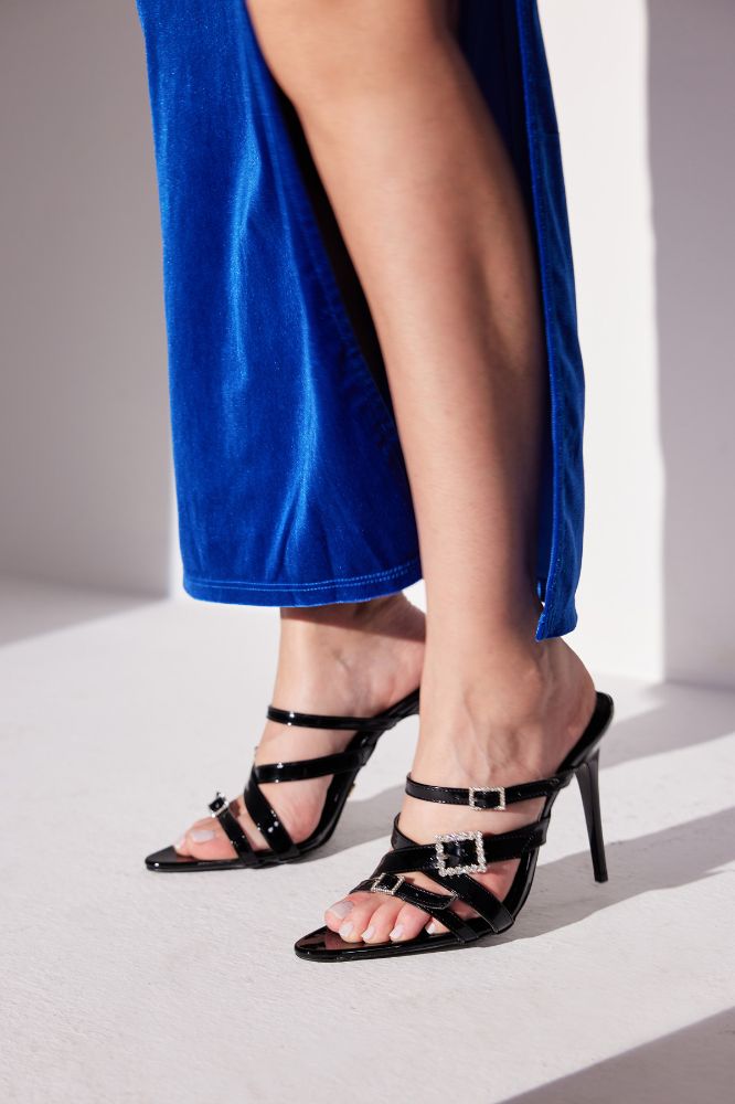 Dalia Taşlı Toka Detaylı İnce Topuk 10 Cm Siyah Rugan Topuklu Ayakkabı resmi