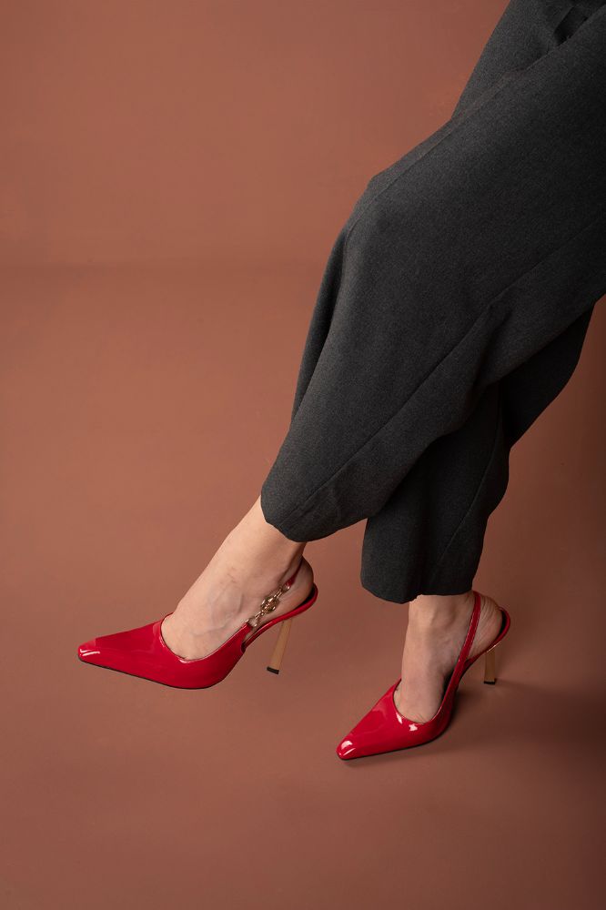 Stella Aksesuar Detaylı İnce Topuk 10 Cm Kırmızı Rugan Stiletto resmi