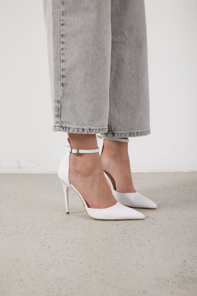 Lesley Bilekten Bantlı İnce Topuk 10 Cm Beyaz Mat Stiletto resmi