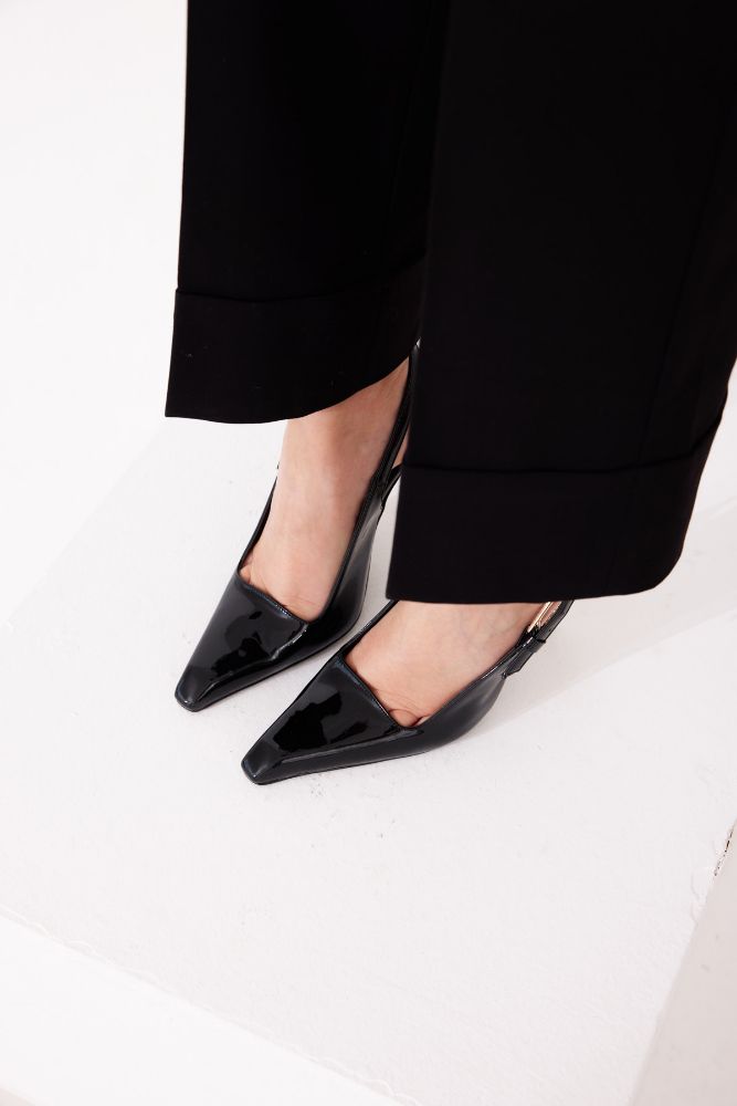 Jade Toka Detaylı İnce Topuk 10 Cm Siyah Rugan Stiletto resmi