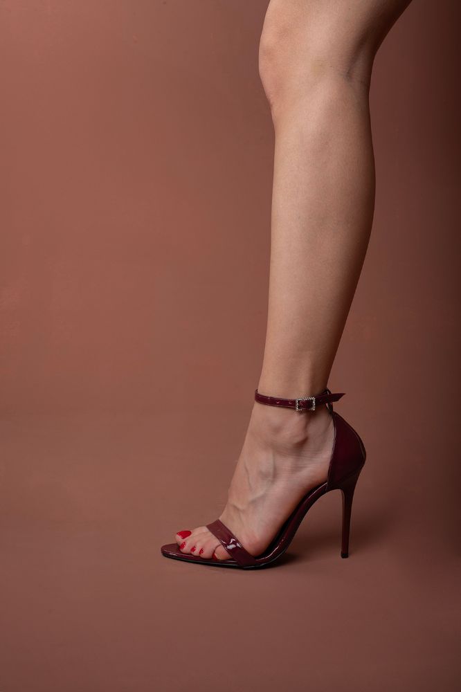 Adagio Taşlı Tokalı Bilekten Bantlı İnce Topuk 10 Cm Cherry Topuklu Ayakkabı resmi