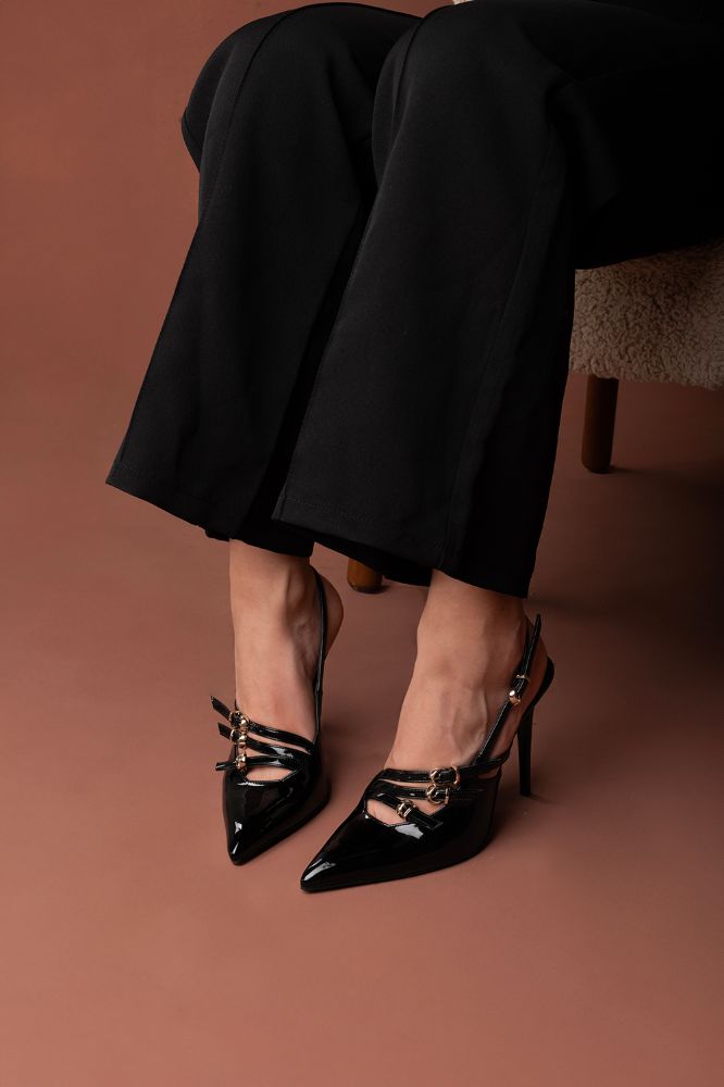 Ciza Üç Bantlı Toka Detaylı İnce Topuk 10 Cm Siyah Rugan Stiletto resmi