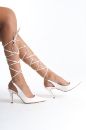 3503 Bilekten Bağcıklı İnce Topuk 8 Cm Beyaz Rugan Stiletto