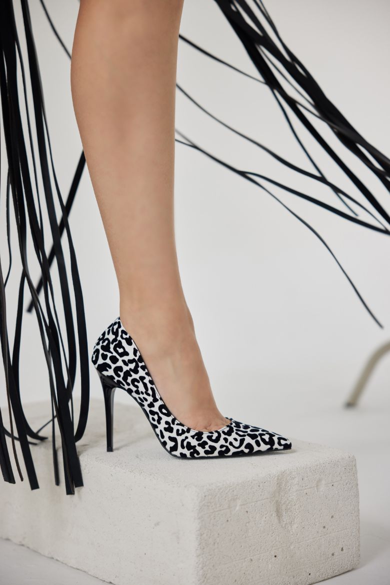 Nadja İnce Topuk 10 Cm Siyah Beyaz Leopar Stiletto resmi