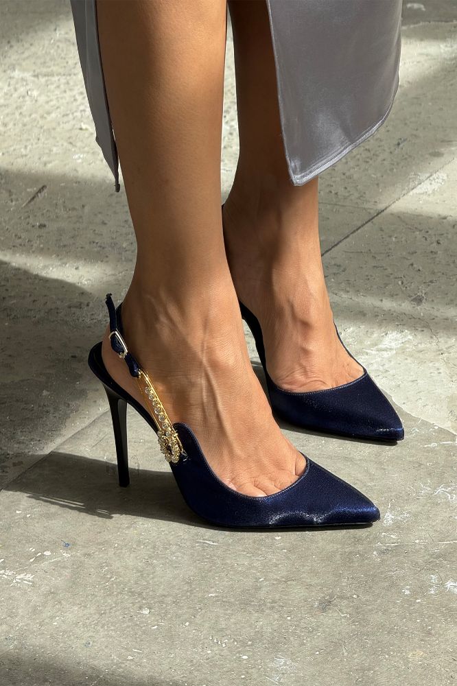 Brooch Aksesuar Detaylı İnce Topuk 10 Cm Lacivert Saten Stiletto resmi