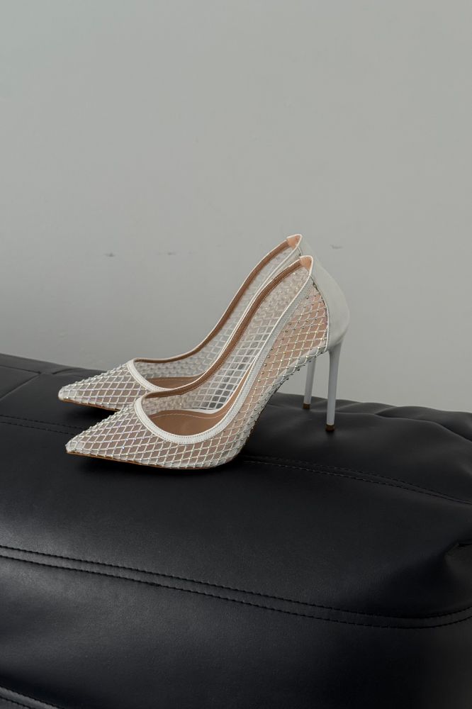 Romy Taş Detaylı Fileli İnce Topuk 10 Cm Beyaz Rugan Stiletto resmi