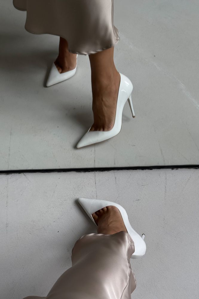 Swag İnce Topuk 10 Cm Beyaz Rugan Stiletto resmi