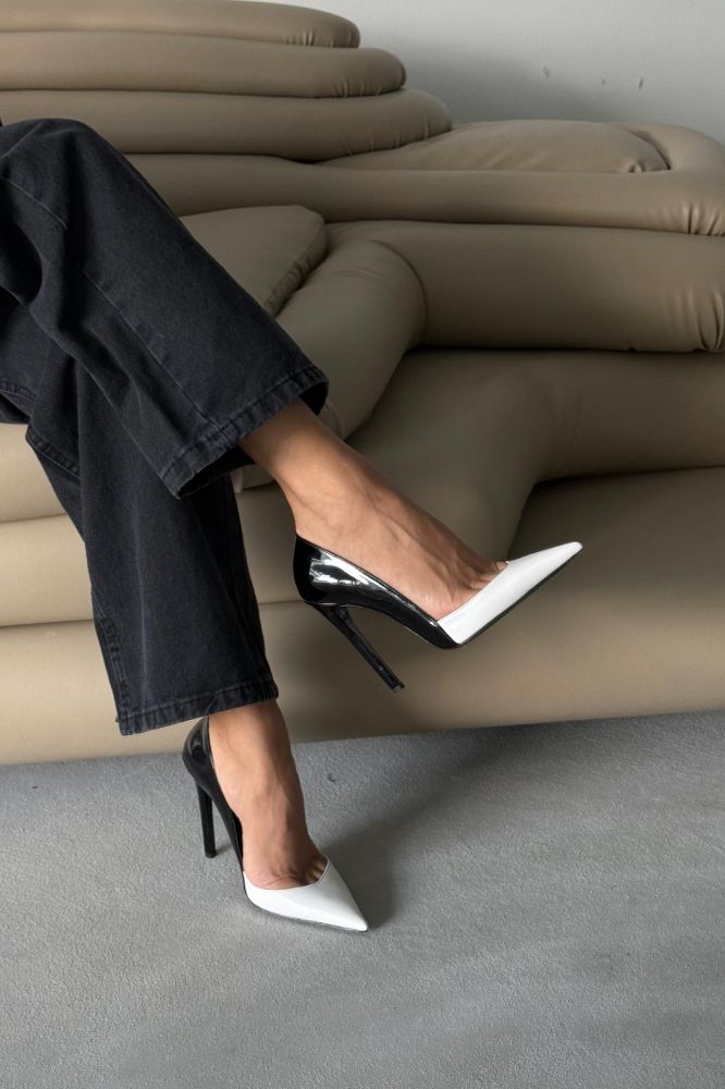 Mika İnce Topuk 12 Cm Beyaz Siyah Stiletto resmi