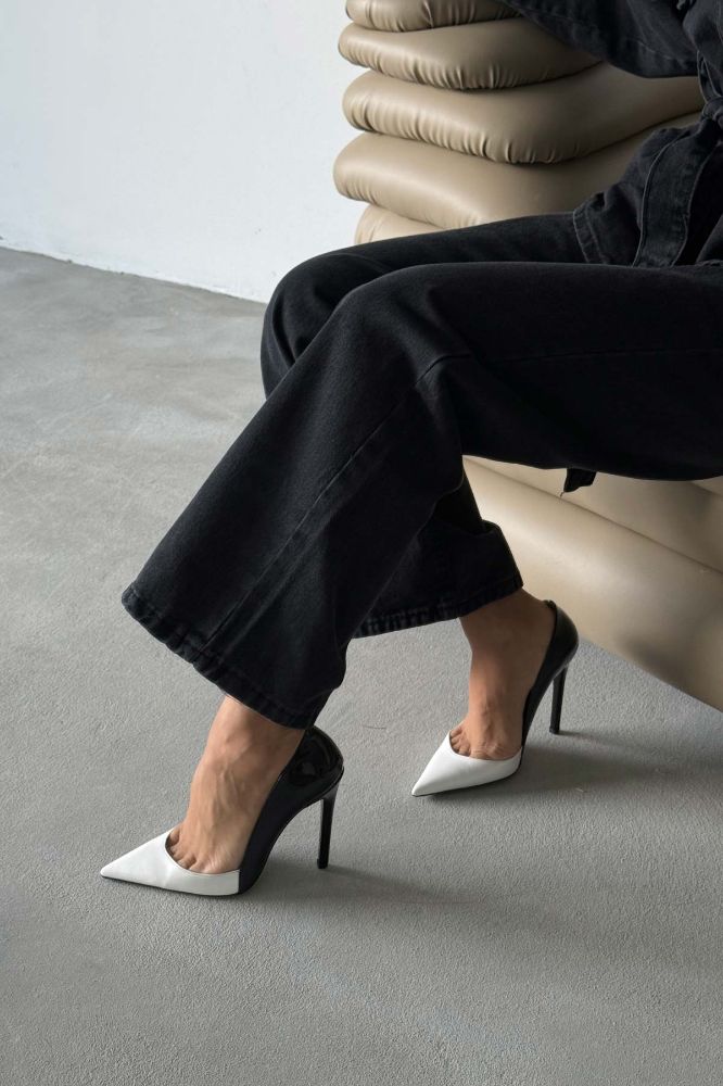 Mika İnce Topuk 12 Cm Beyaz Siyah Stiletto resmi