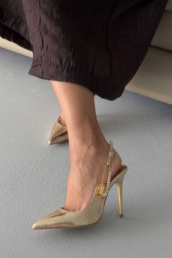 Brooch Aksesuar Detaylı İnce Topuk 10 Cm Gold Stiletto resmi