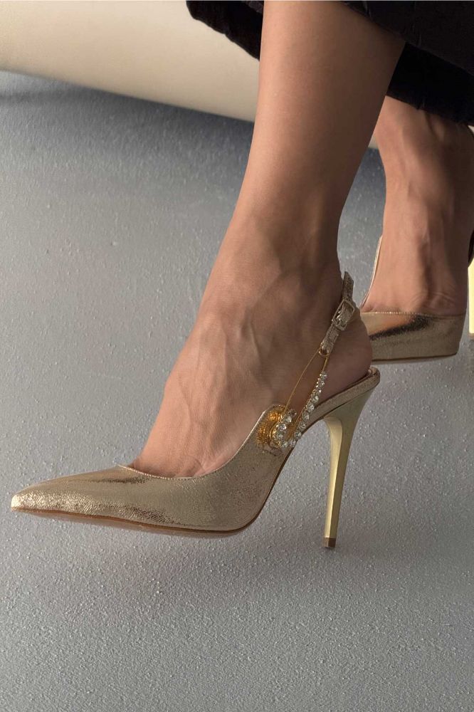 Brooch Aksesuar Detaylı İnce Topuk 10 Cm Gold Stiletto resmi