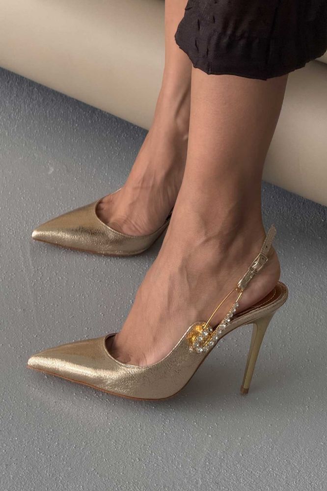 Brooch Aksesuar Detaylı İnce Topuk 10 Cm Gold Stiletto resmi
