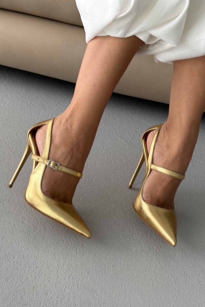 Leida Taşlı Toka Detaylı İnce Topuk 12 Cm Gold Kırışık Stiletto resmi