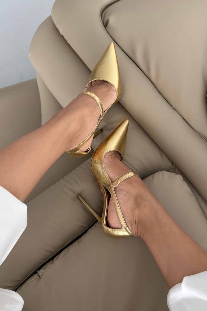 Leida Taşlı Toka Detaylı İnce Topuk 12 Cm Gold Kırışık Stiletto resmi