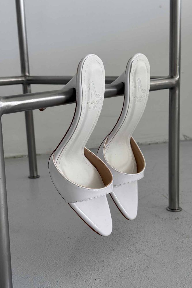 Roux  İNCE TOPUK 10 CM BEYAZ RUGAN TERLİK resmi