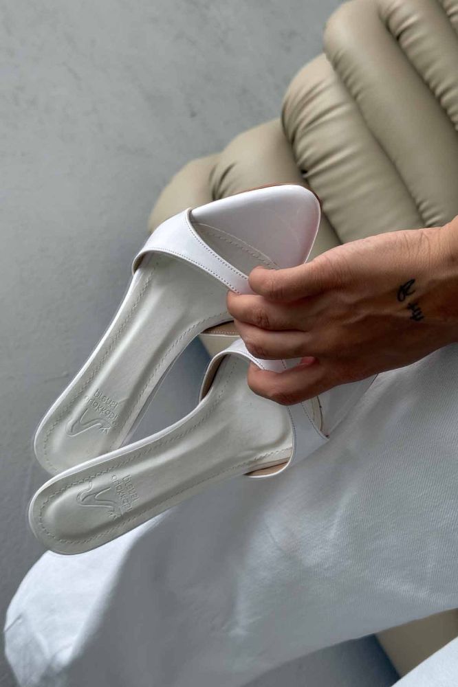 Roux  İNCE TOPUK 10 CM BEYAZ RUGAN TERLİK resmi