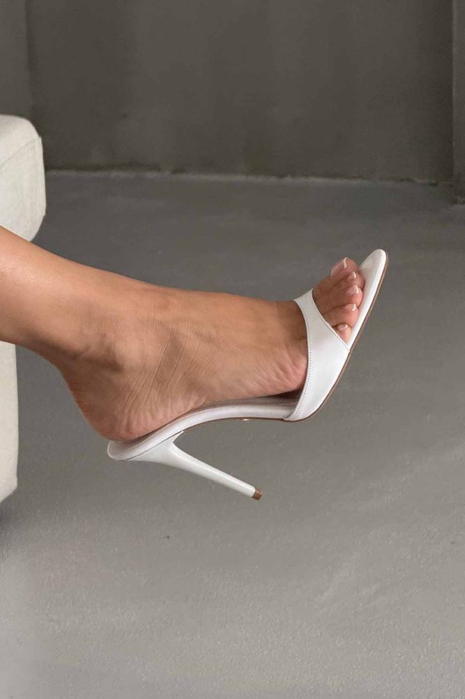 Roux  İNCE TOPUK 10 CM BEYAZ RUGAN TERLİK resmi
