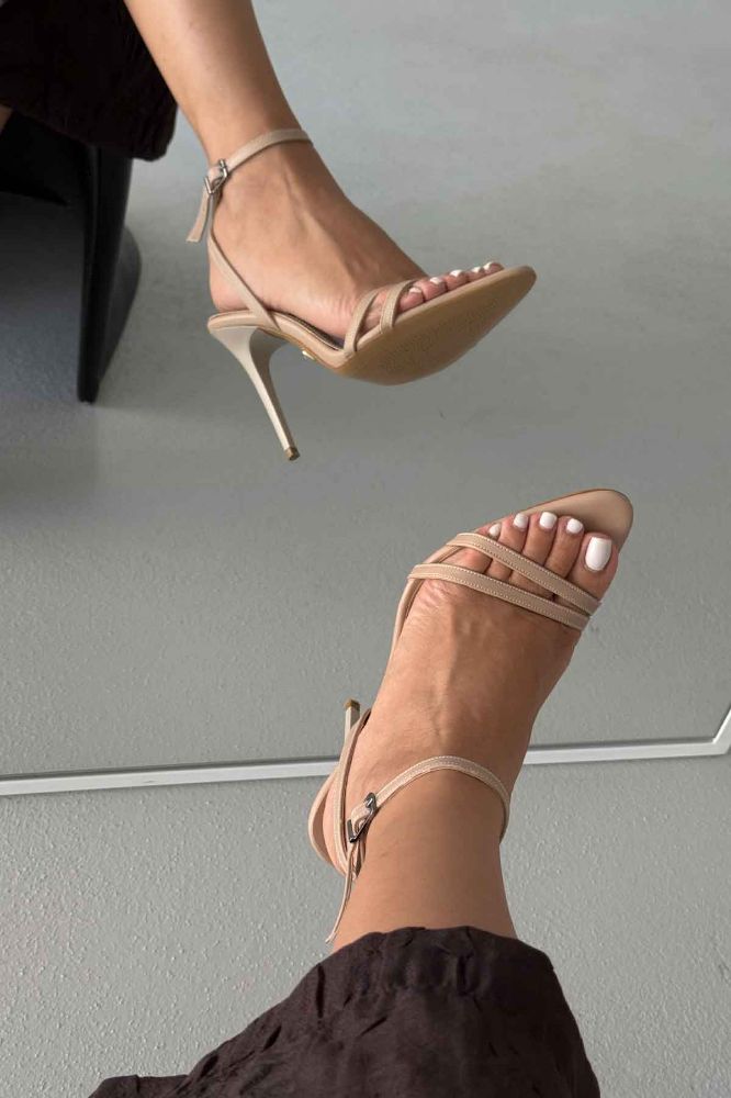 Elaxi Bilekten Bantlı İnce Topuk 10 Cm Ten Mat Topuklu Ayakkabı resmi