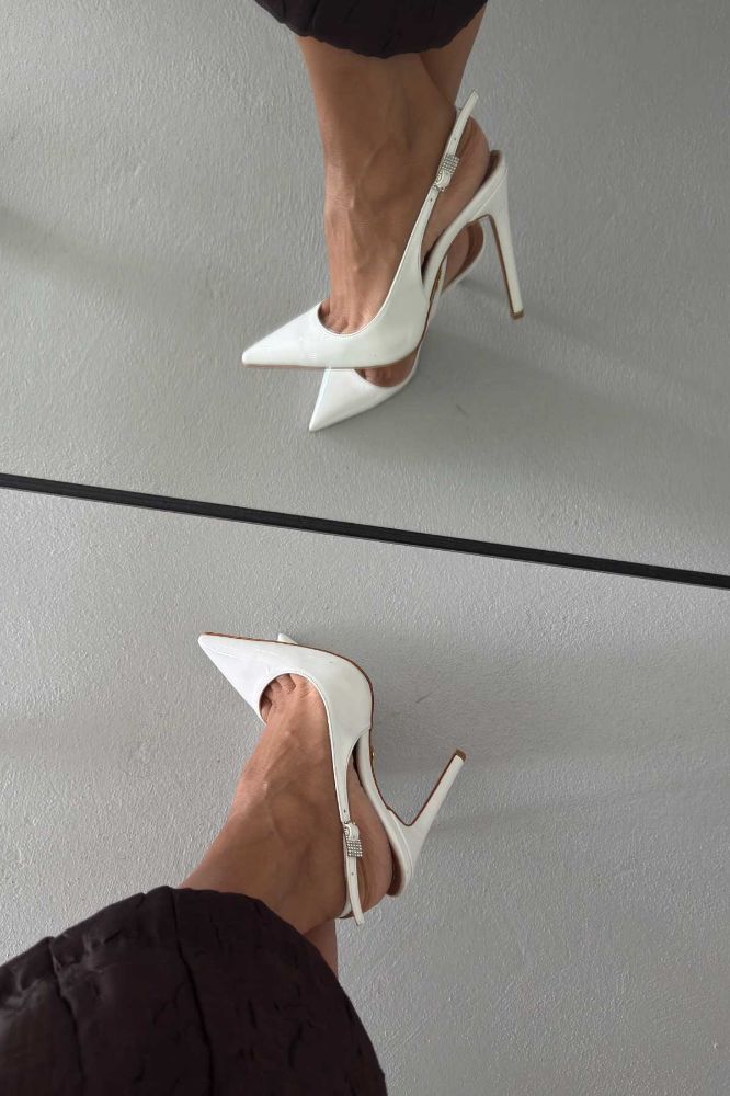 Awed Taşlı Toka Detaylı İnce Topuk 12 Cm Beyaz Rugan Stiletto resmi