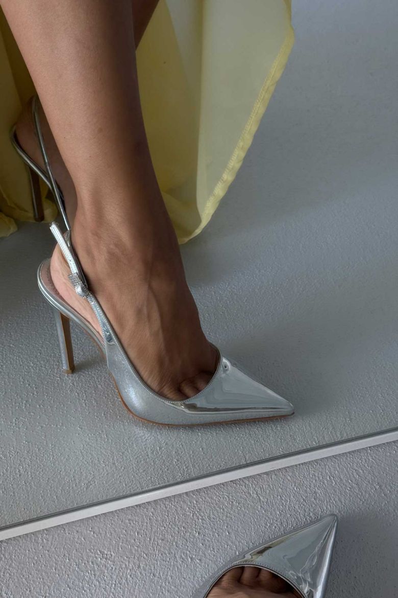Awed Taşlı Toka Detaylı İnce Topuk 12 Cm Gümüş Stiletto resmi