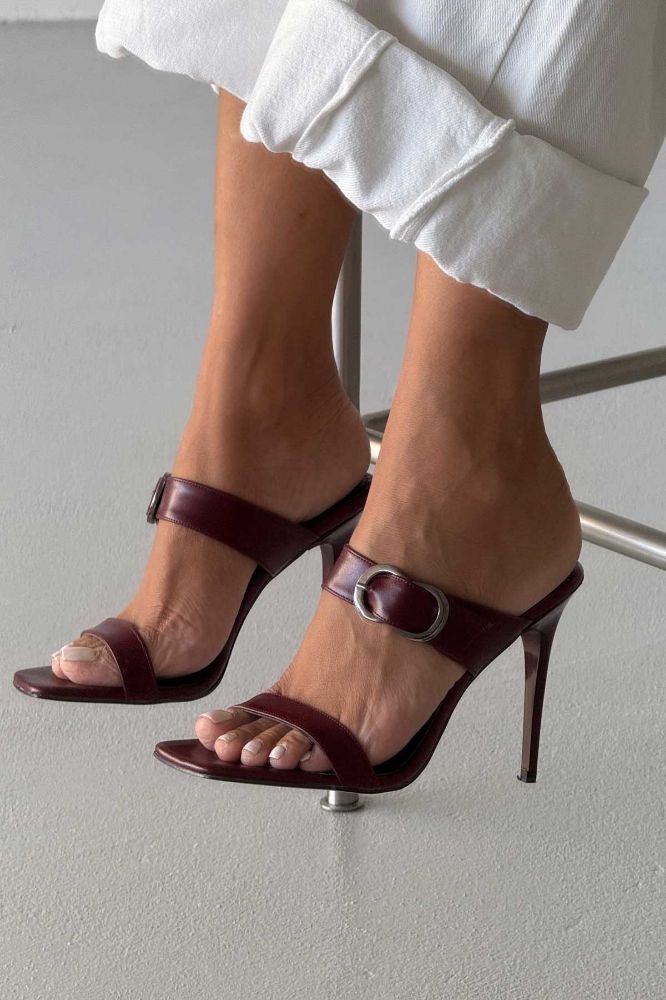 Zusa Toka Detaylı İnce Topuk 10 Cm Bordo Mat Terlik resmi