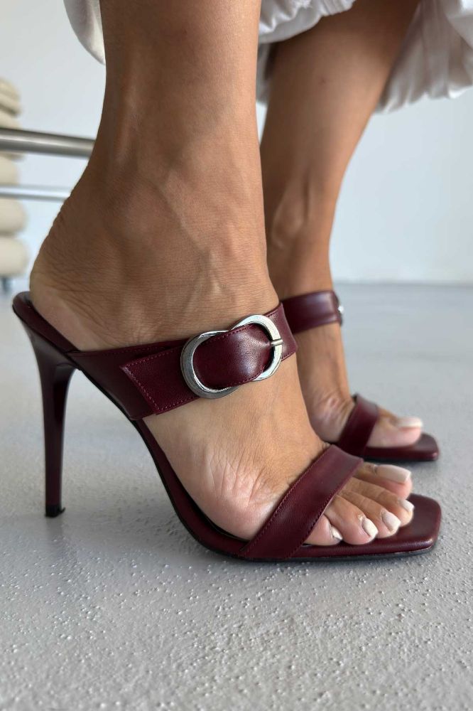 Zusa Toka Detaylı İnce Topuk 10 Cm Bordo Mat Terlik resmi