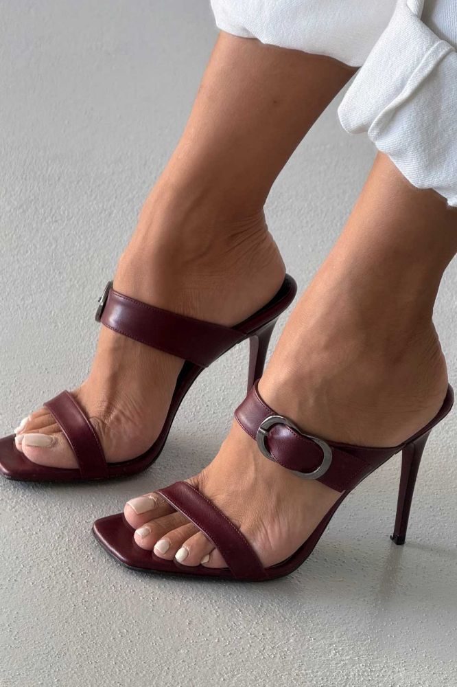 Zusa Toka Detaylı İnce Topuk 10 Cm Bordo Mat Terlik resmi