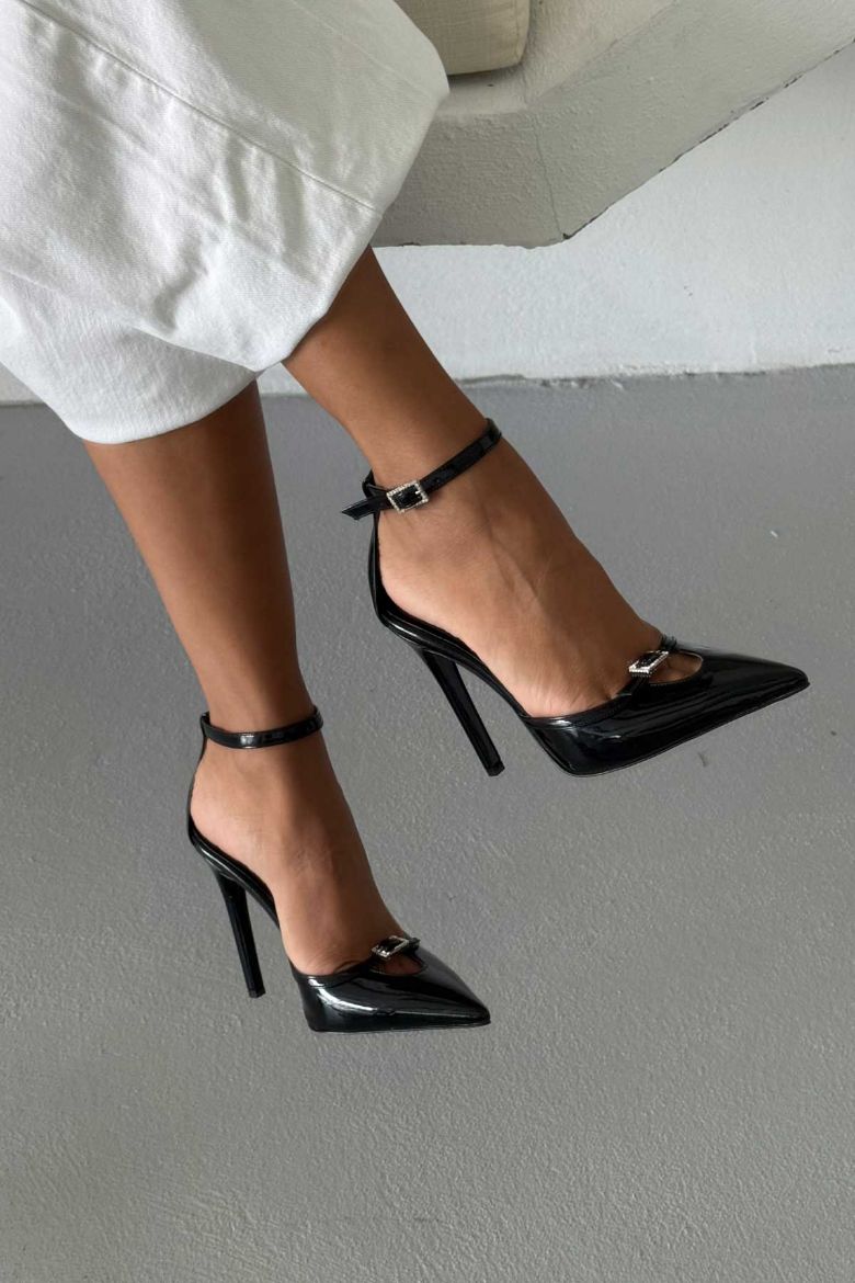 Soren Taşlı Tokalı İnce Topuk 12 Cm Siyah Rugan Stiletto resmi