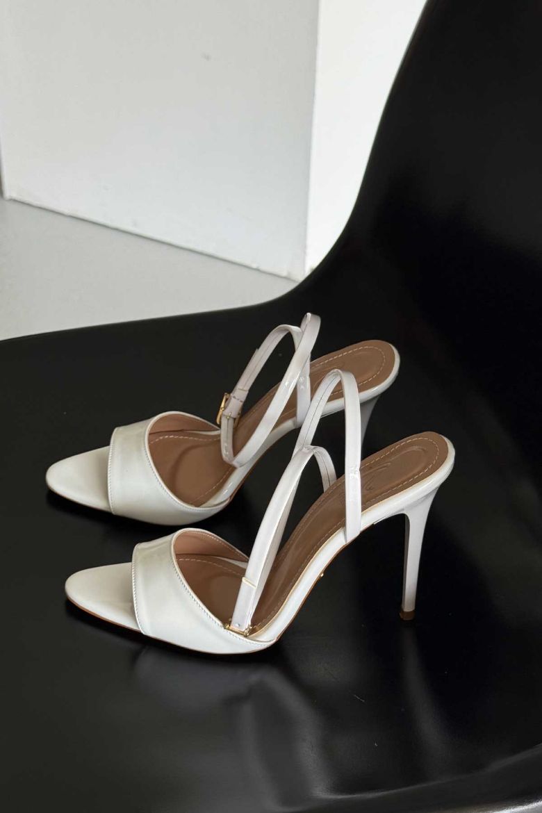 Evans İnce Topuk 10 Cm Beyaz Rugan Stiletto resmi