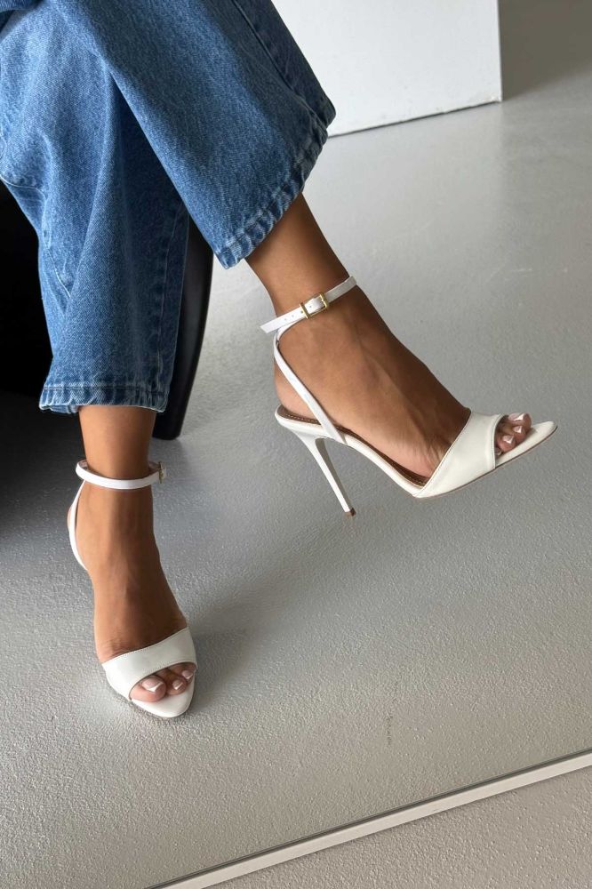 Evans İnce Topuk 10 Cm Beyaz Rugan Stiletto resmi