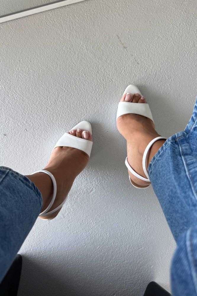 Evans İnce Topuk 10 Cm Beyaz Rugan Stiletto resmi