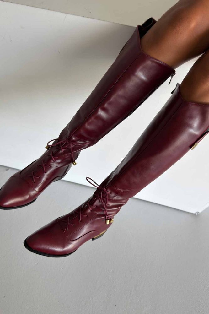 Janica Bağcık Ve Toka Detaylı Kalın Topuk 3 Cm Bordo Mat Çizme resmi