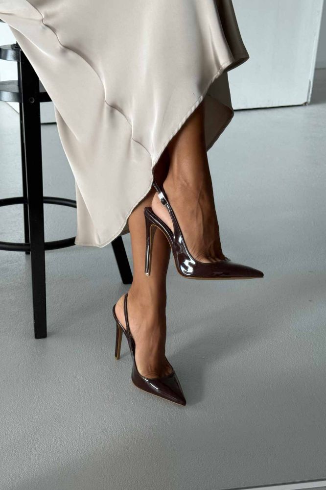 Awed Taşlı Toka Detaylı İnce Topuk 12 Cm Acı Kahve Rugan Stiletto resmi