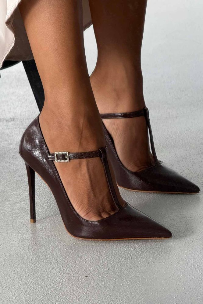 Wren Taşlı Toka Detaylı İnce Topuk 12 Cm Kahve Kırışık Rugan Stiletto resmi