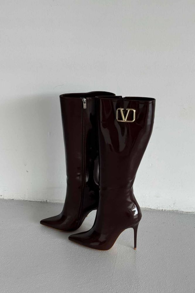 Verla V Detaylı İnce Topuk 10 Cm Acı Kahve Rugan Çizme resmi