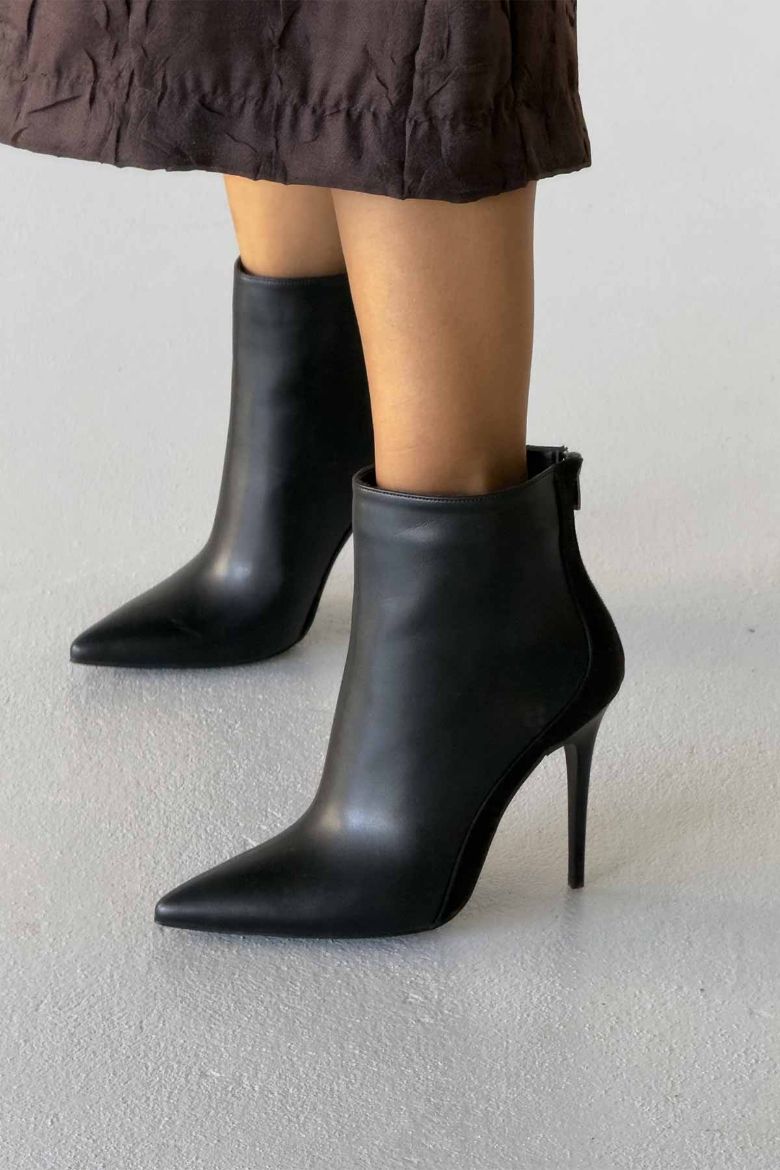 Hayes İnce Topuk 10 Cm Siyah Mat Ve Süet Bot resmi