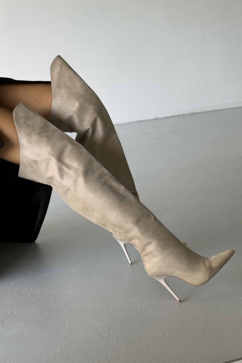 Rojo Diz Üstü İnce Topuk 10 Cm Ten Süet Çizme resmi