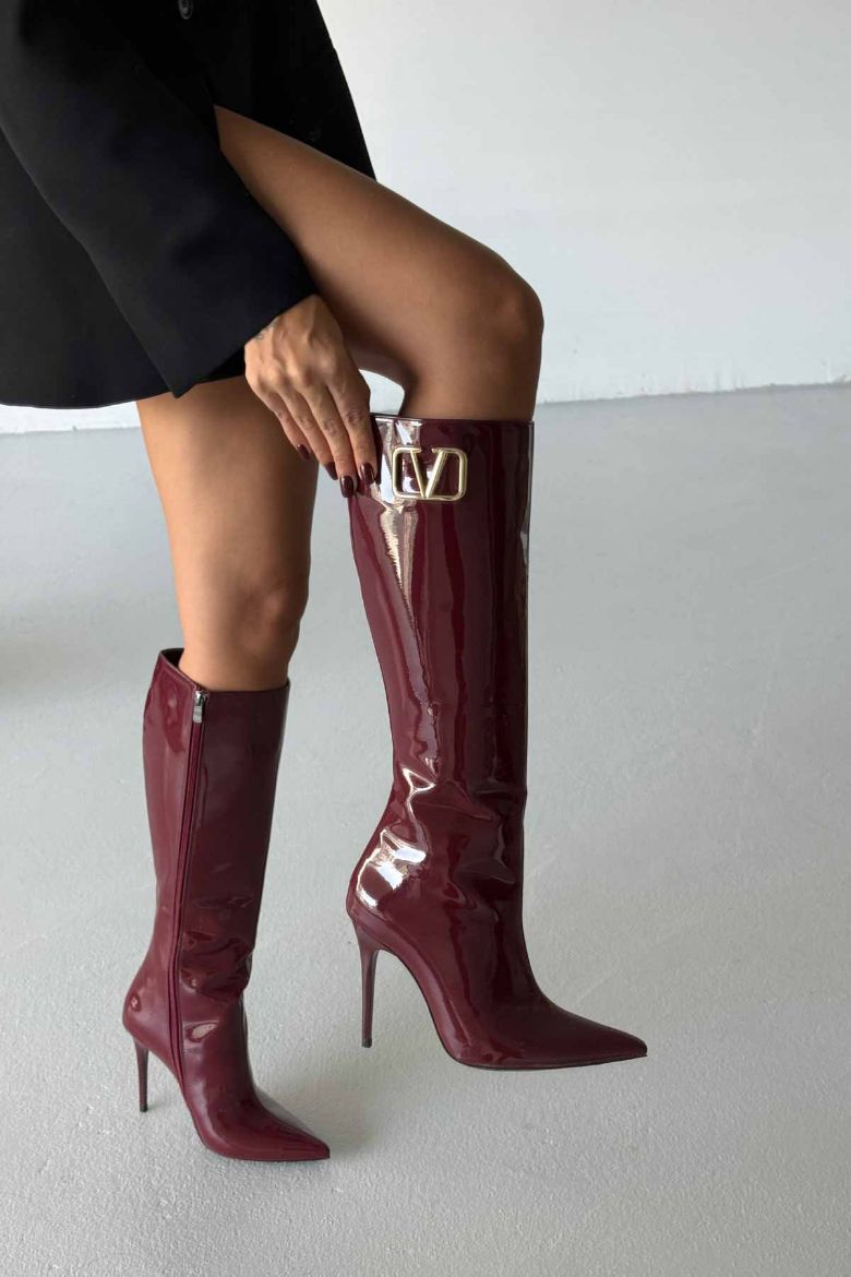 Verla V Detaylı İnce Topuk 10 Cm Bordo Rugan Çizme resmi