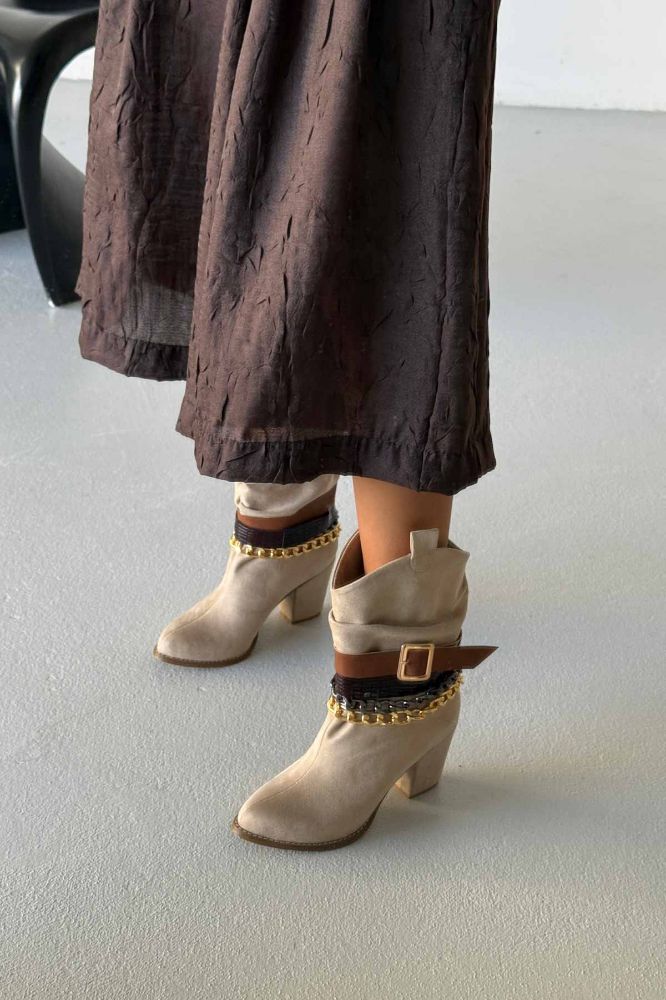 Gipsy Körüklü Ve Aksesuarlı Kalın Topuk 8 Cm Krem İpekli Bot resmi