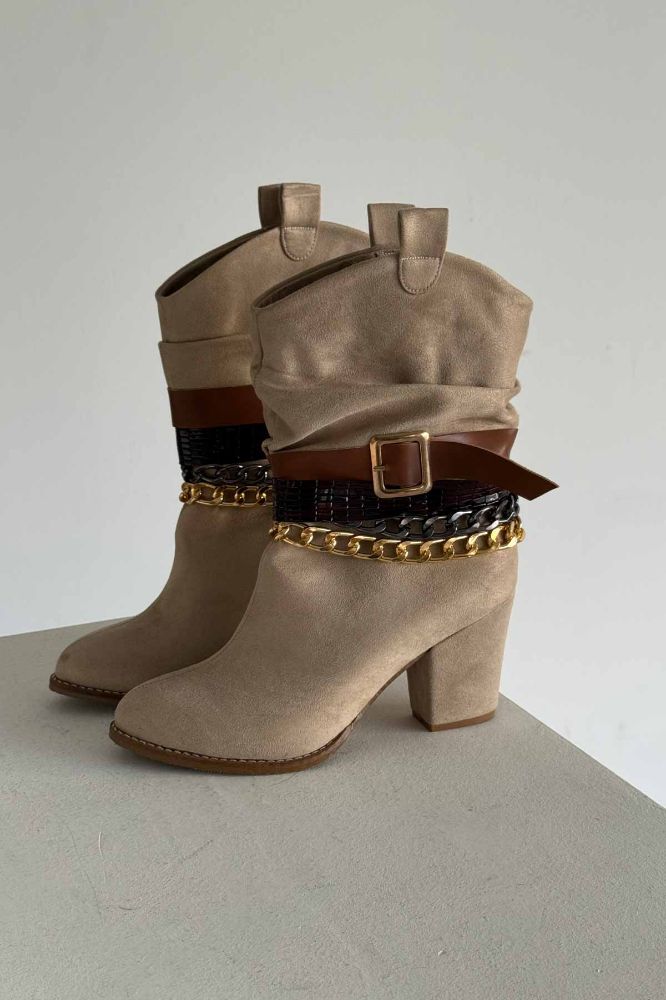 Gipsy Körüklü Ve Aksesuarlı Kalın Topuk 8 Cm Krem İpekli Bot resmi