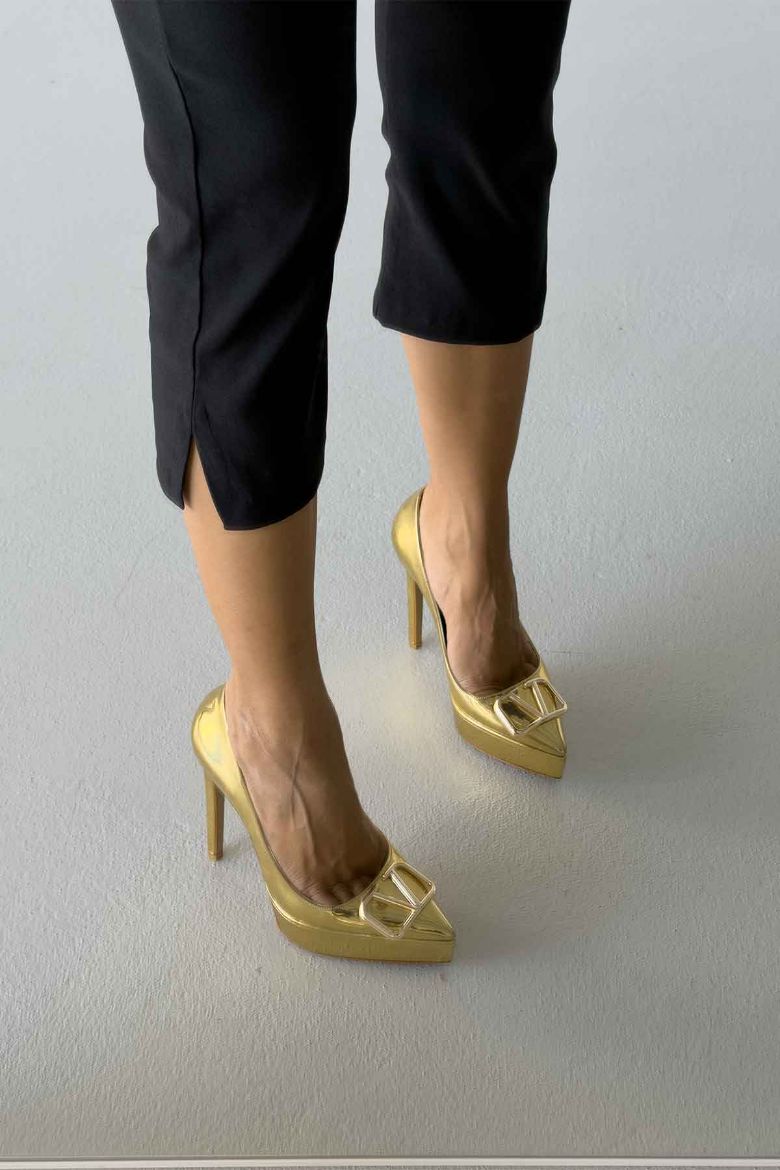 Gunhild Toka Detaylı İnce Topuk 13 Cm Gold Platform resmi