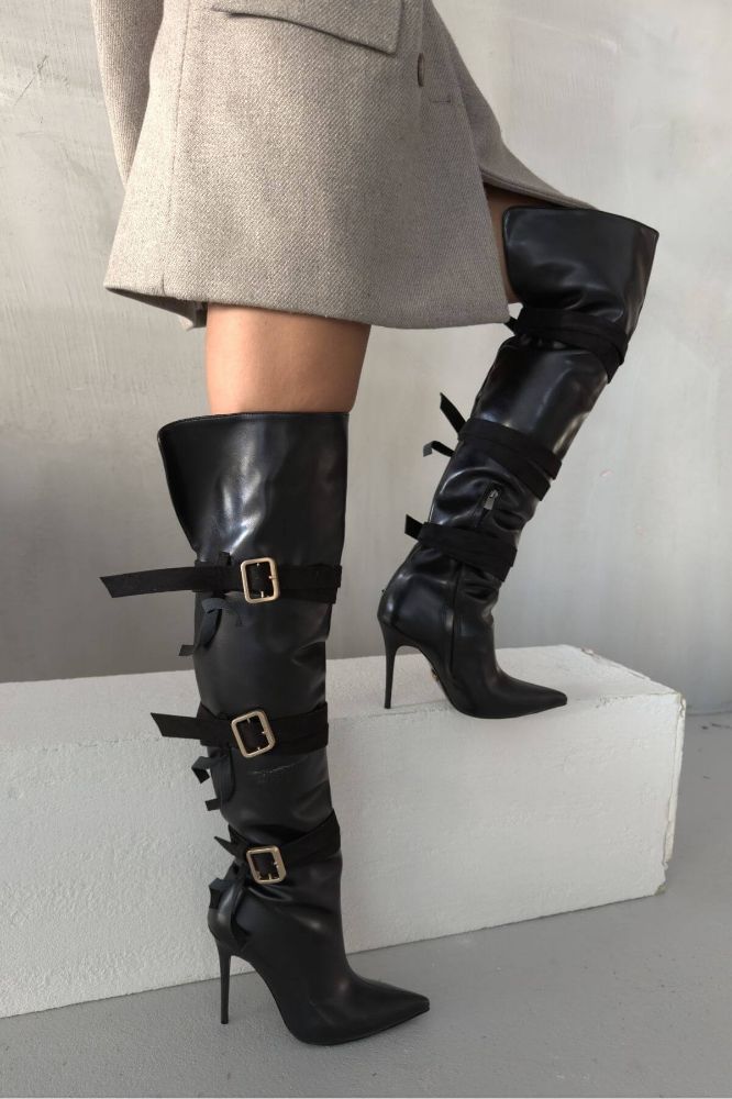 Roma Toka Detaylı Diz Üstü İnce Topuk 10 Cm Siyah Mat Çizme resmi