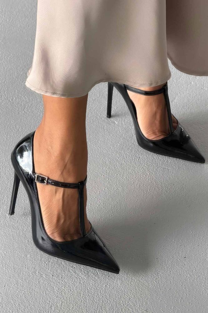 Wren Taşlı Toka Detaylı İnce Topuk 12 Cm Siyah Rugan Stiletto resmi