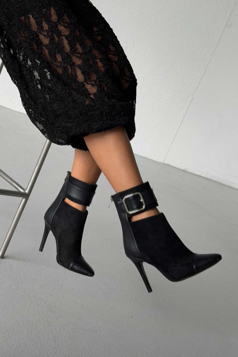 Law Toka Detaylı İnce Topuk 10 Cm Siyah Bot resmi