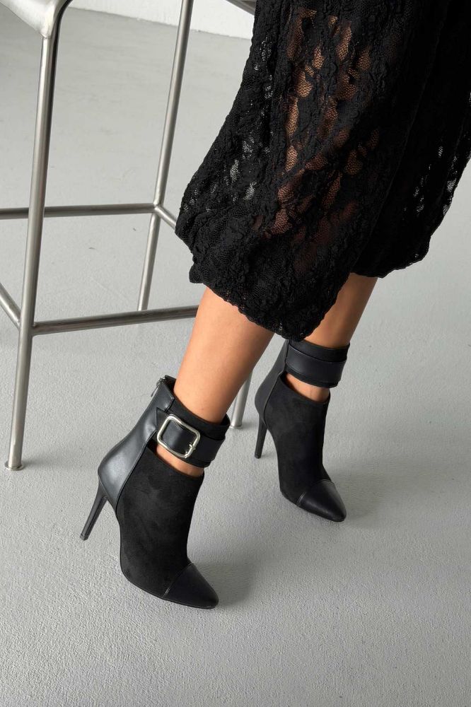 Law Toka Detaylı İnce Topuk 10 Cm Siyah Bot resmi